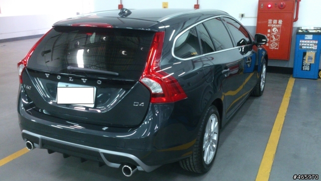 V60 豪華版492珍珠灰+R-Design套件外觀 開箱