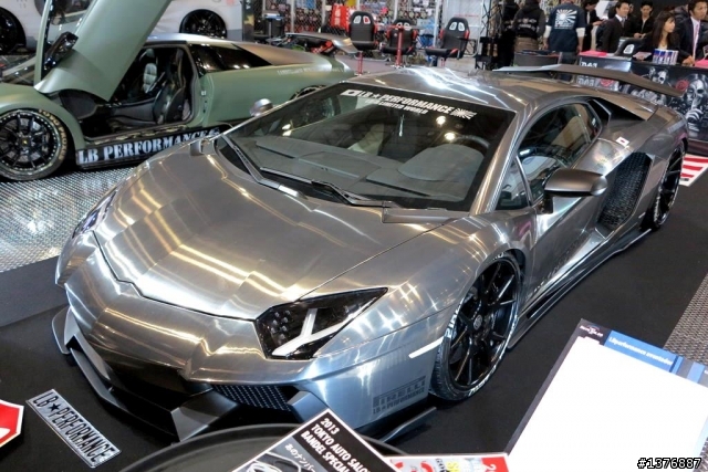 Liberty Walk LP-700