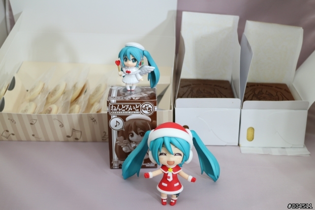 【開箱超劇場】小小天使ミク醬 + 好吃的蛋糕餅乾唷~~♪( 日本好微笑(GSC)期間限定天使初音蛋糕禮盒 )