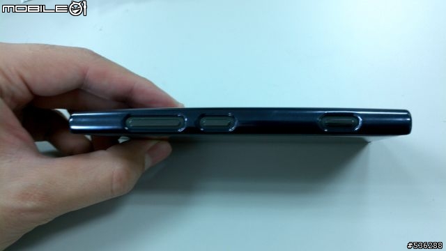 Momax 鐵灰色背殼for lumia 920 入手開箱