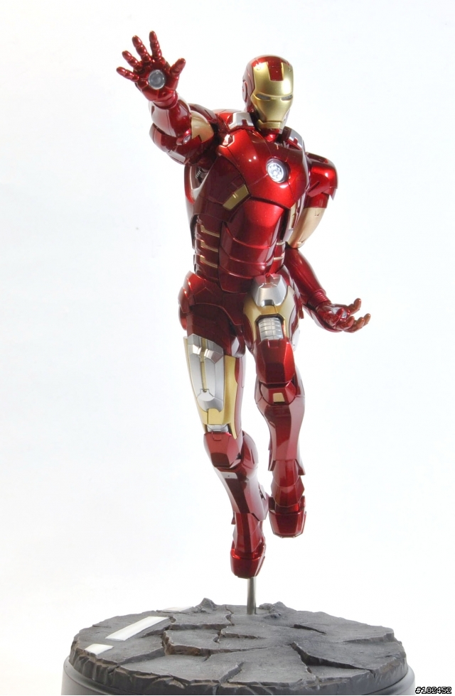 分享！鋼鐵人馬克七雕像～
