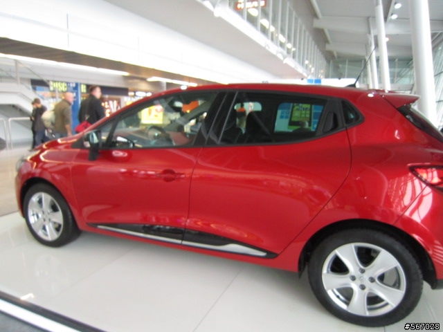 RENAULT CLIO ??