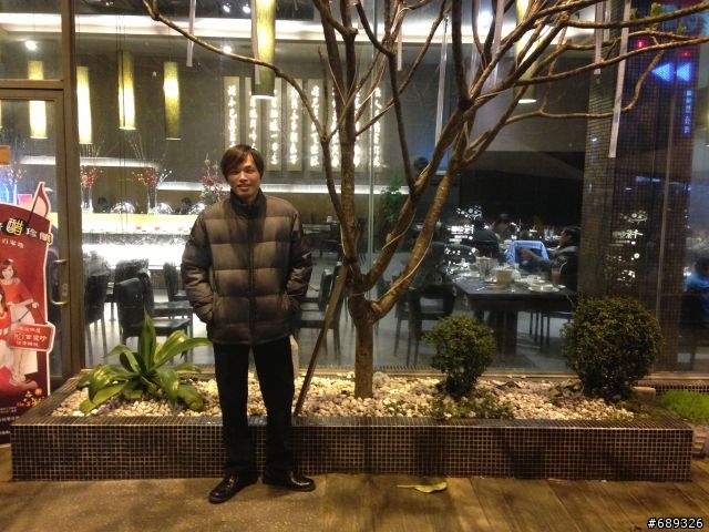 跪求PS達人能讓我們10年未見的朋友合在一起