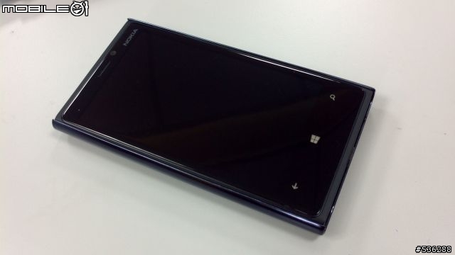 Momax 鐵灰色背殼for lumia 920 入手開箱