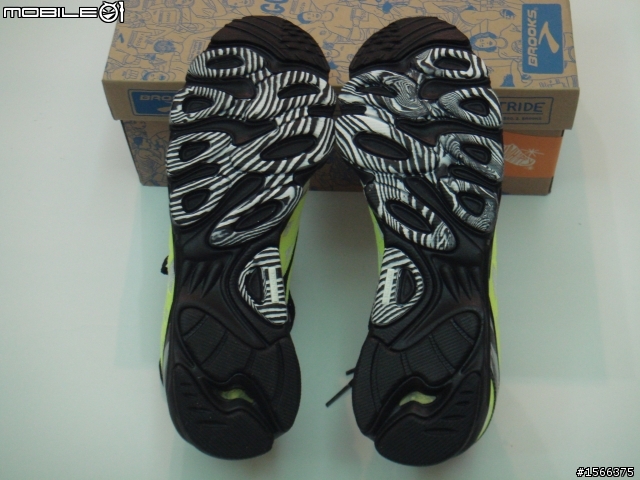 BROOKS T 7 Racer 超輕量馬拉松鞋試穿心得分享