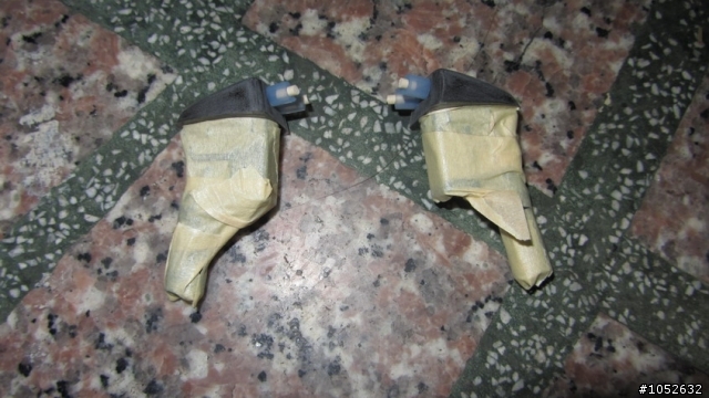 下雨天沒事S60引擎蓋打蠟,噴水頭每次都要貼(煩死了)......就這樣給它噴下去
