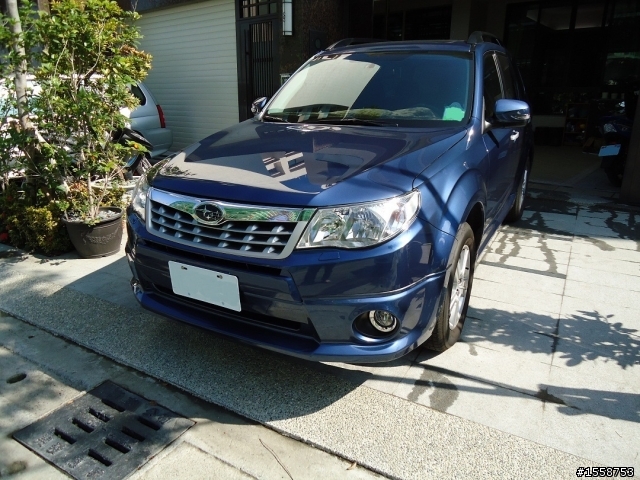 2012 Subaru Forester 2.0XS 深海藍 開箱 1/21 新增引擎室拉桿