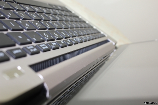ASUS VivoBook S200E樂活小開箱