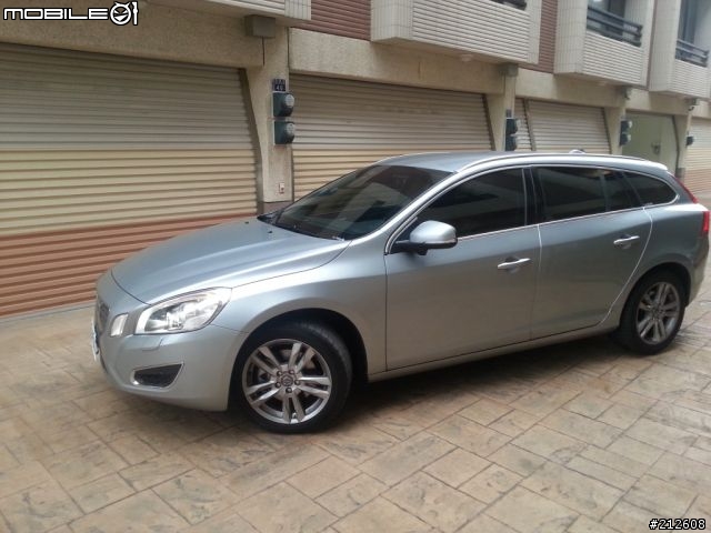 大車、小車。v60 vs. Quinny Zapp+ Maxi-cosi