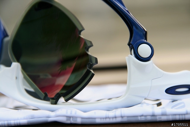 O 終於等到啦~OAKLEY Custom Racing Jacket