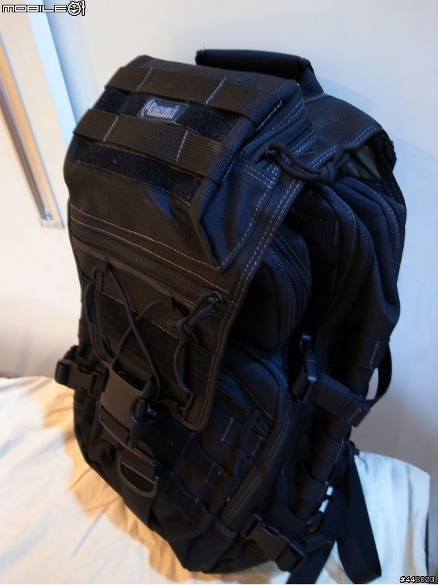 【開箱】MagForce 闊步者電腦背包