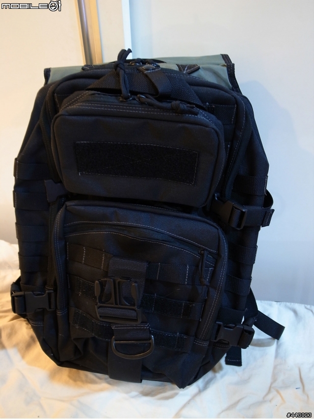 【開箱】MagForce 闊步者電腦背包