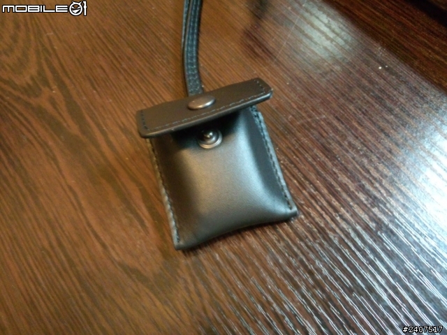 [開箱] Bottega Veneta（BV） 黑色編織TravelBag和75ml香水