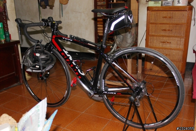 終於入手了第一台公路車