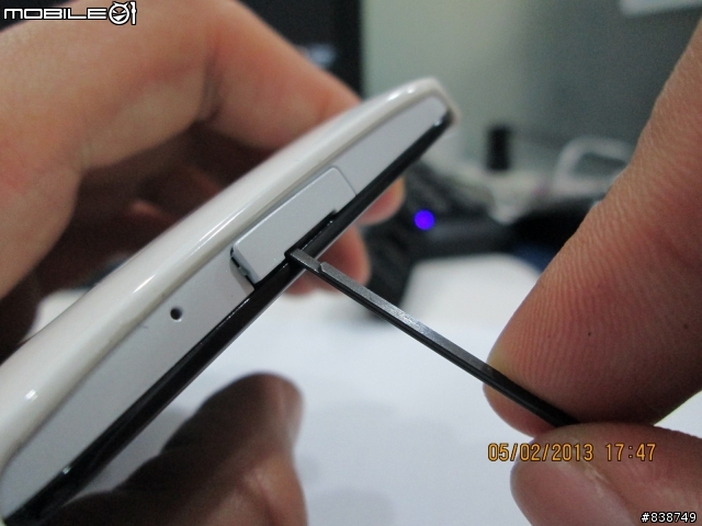 蝴蝶機 充電蓋很難開嘛? 其實一點都不難..