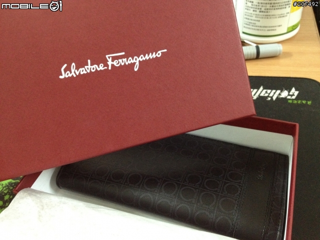 Salvatore Ferragamo基本款長夾，簡易開箱