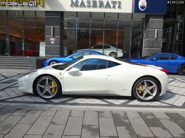 FERRARI 458 Italia