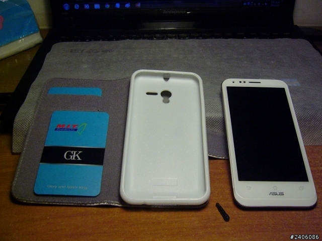 白色 Padfone 2 32G & 真皮保護套合體入手