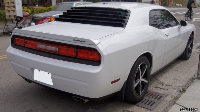 這台是Dodge Challenger SRT8嗎??