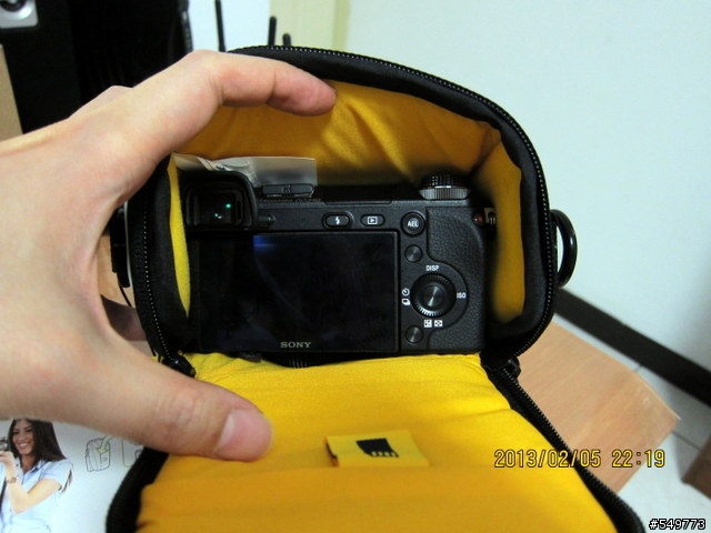 SONY NEX-6+SEL18200鏡頭的攜行包