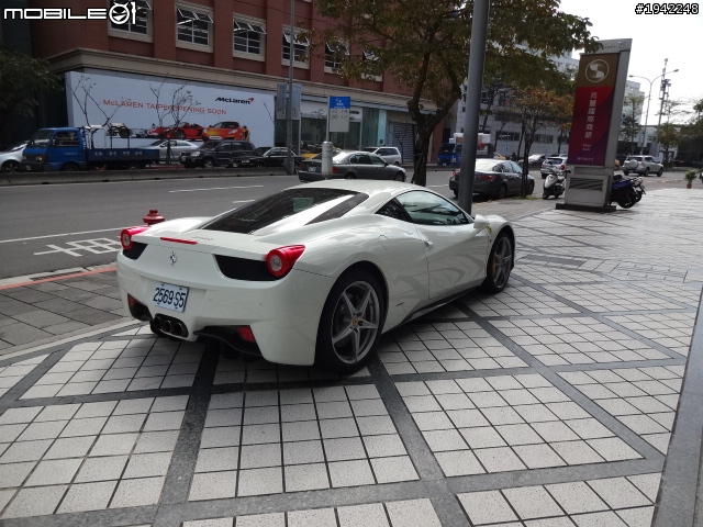 FERRARI 458 Italia
