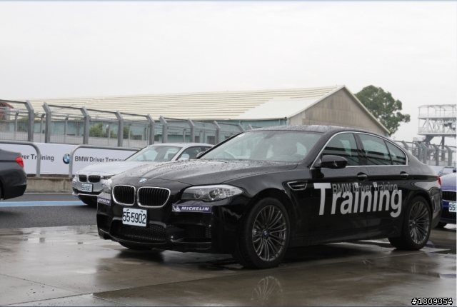 巴伐利亞帝王-2013 M5 試駕報告 兼論性能房車