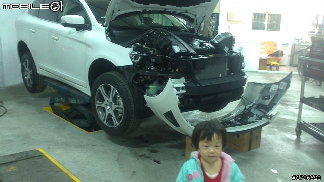 VOLVO  D5  2012  霧燈改裝  <有霧燈蓋就該給霧燈,怎能偷了呢?>