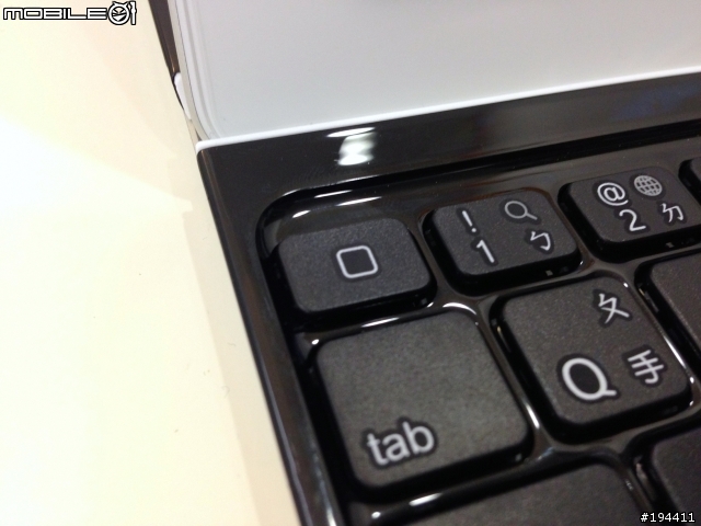 [開箱] iPad變身Macbook 羅技 iPad2/New iPad 超薄鍵盤保護殼（圖多）