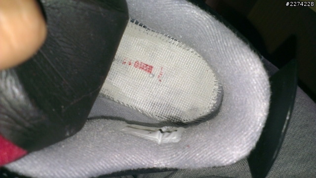AJ4代  黑紅配色 請大家幫我鑑定真假