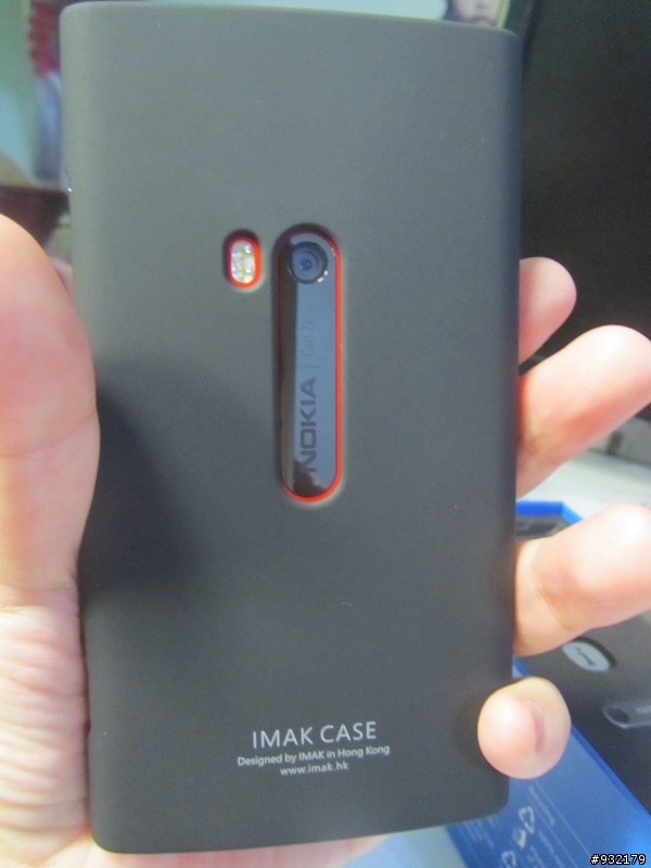 [純開箱]紅吱吱的NOKIA LUMIA 920來一支