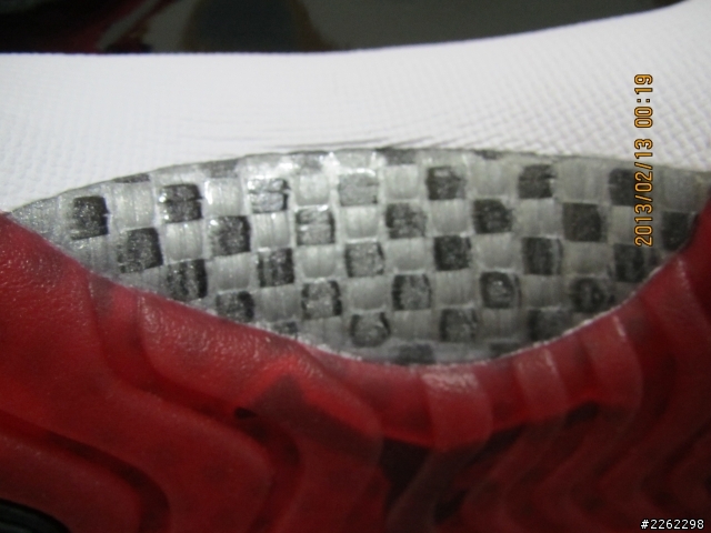 請各位大人幫忙鑑定Air Jordan 11 Retro Bred !!!