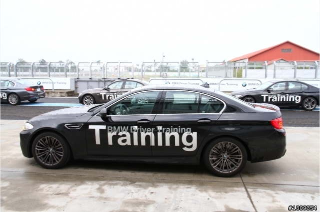 巴伐利亞帝王-2013 M5 試駕報告 兼論性能房車
