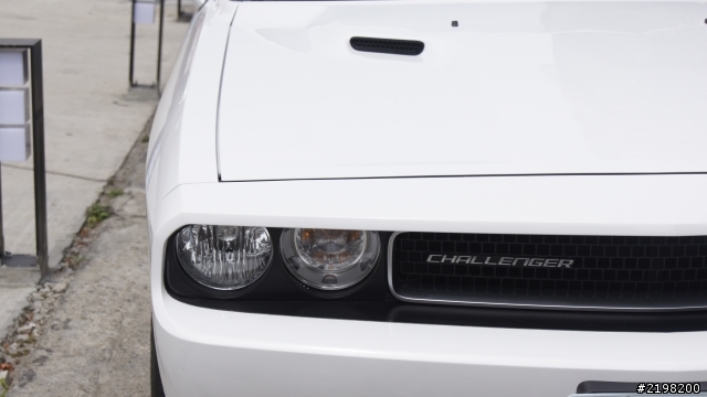 這台是Dodge Challenger SRT8嗎??