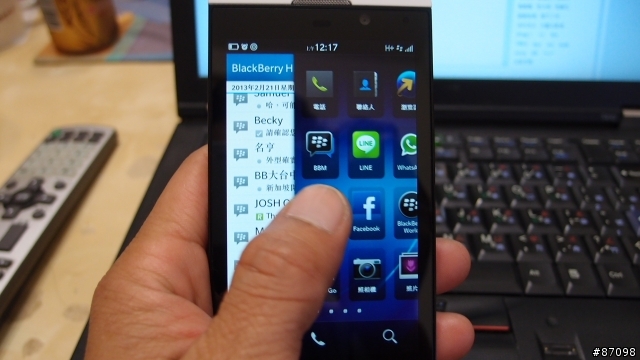 BlackBerry Z10開箱_第二篇_BlackBerry Peek&BlackBerry Hub篇，加演郵件設定