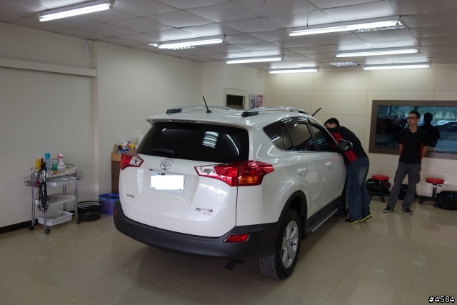 食言而肥之...2013 New RAV4 2.5 4WD 開箱