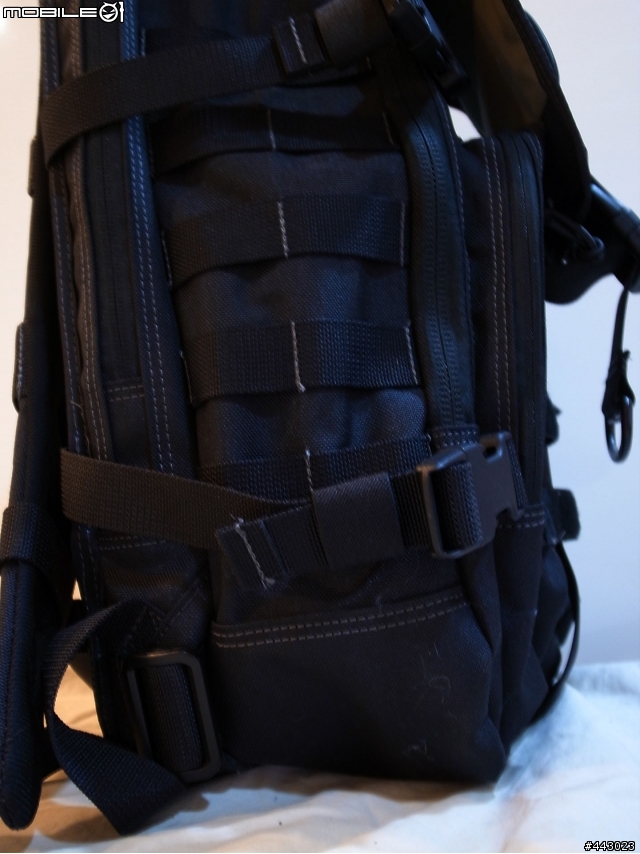 【開箱】MagForce 闊步者電腦背包
