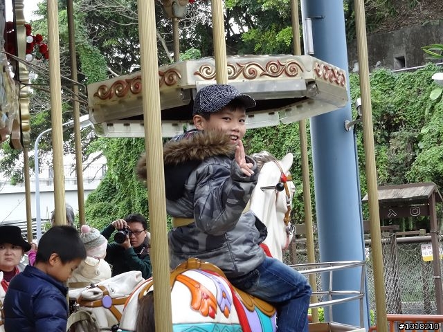 親子旅遊-新春台北自由行(4)-育樂花博松機行