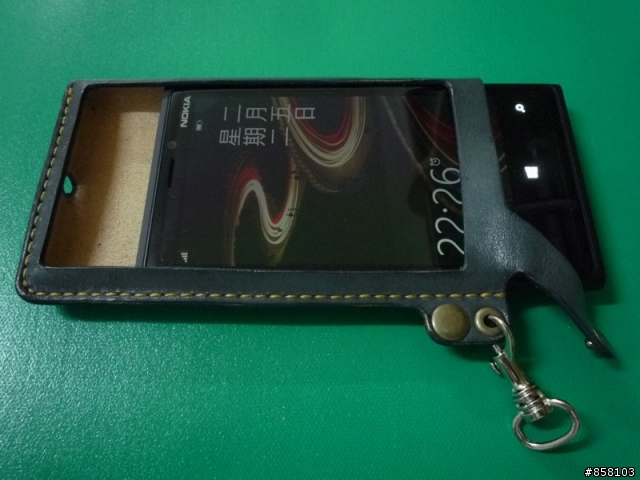 親自為LUMIA 920製作手縫定型保護皮套