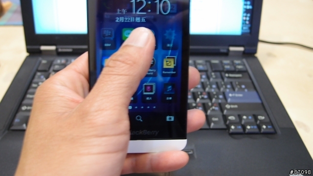 BlackBerry Z10開箱_第二篇_BlackBerry Peek&BlackBerry Hub篇，加演郵件設定