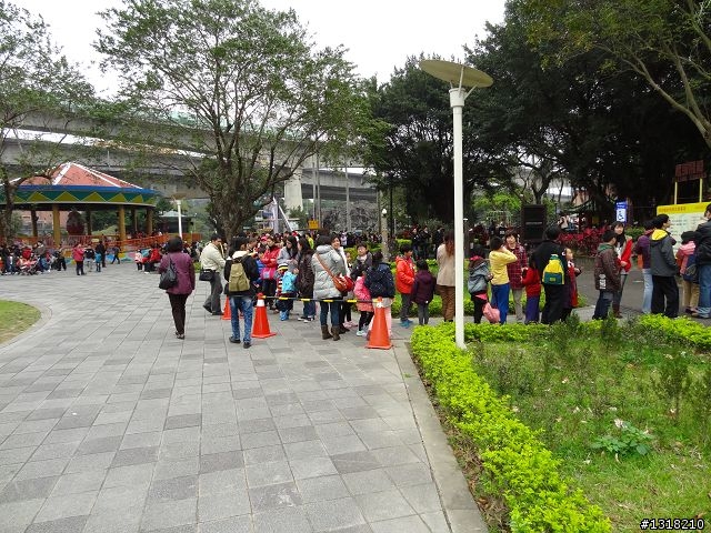 親子旅遊-新春台北自由行(4)-育樂花博松機行