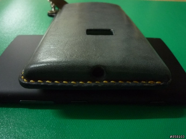 親自為LUMIA 920製作手縫定型保護皮套