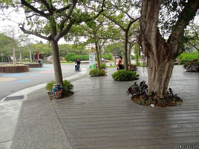 親子旅遊-新春台北自由行(4)-育樂花博松機行