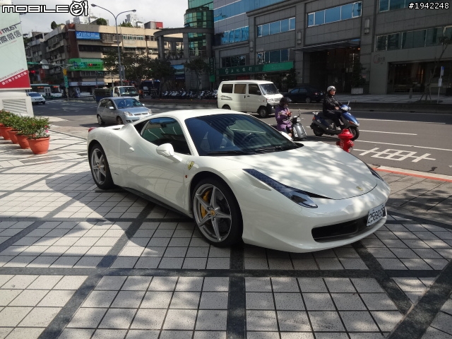 FERRARI 458 Italia