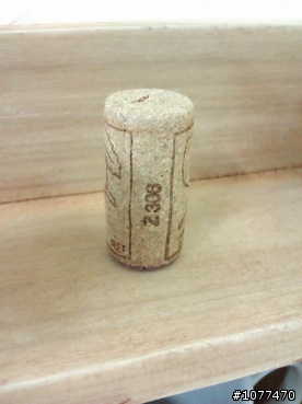 (附圖)紅酒瓶口上的(軟木塞)真美.....