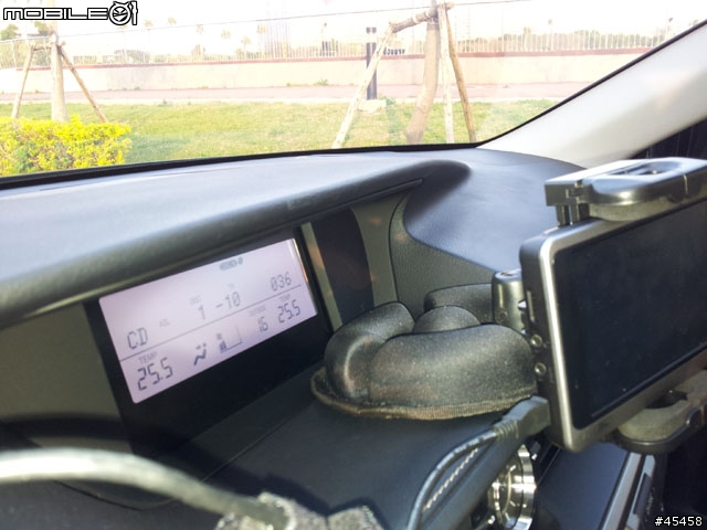[分享文] LEXUS ES300H 豪華版 , 使用可攜式導航之經驗.....