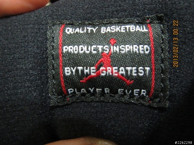 請各位大人幫忙鑑定Air Jordan 11 Retro Bred !!!