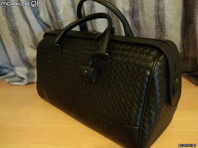 [開箱] Bottega Veneta（BV） 黑色編織TravelBag和75ml香水