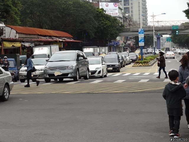 親子旅遊-新春台北自由行(4)-育樂花博松機行