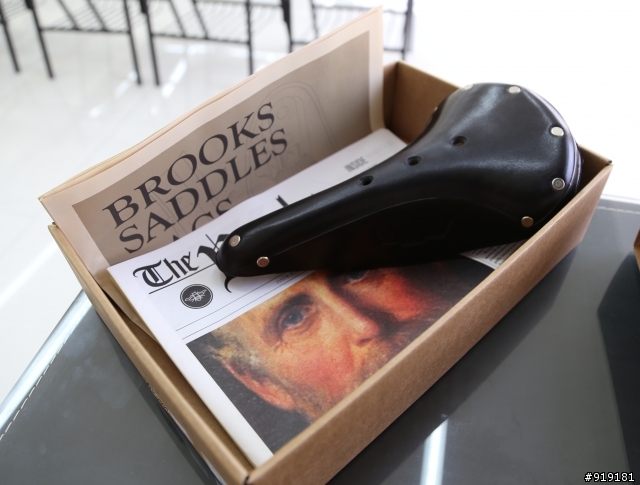 [開箱] 英國皮質逸品BROOKS座墊&把手套不專業開箱