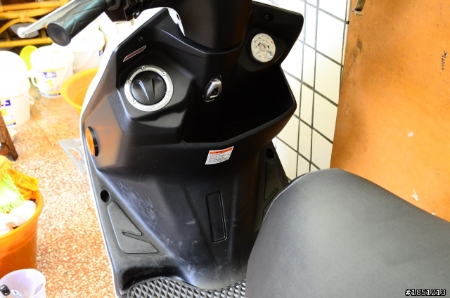 2013出廠  新競戰 車子怪異的問題
